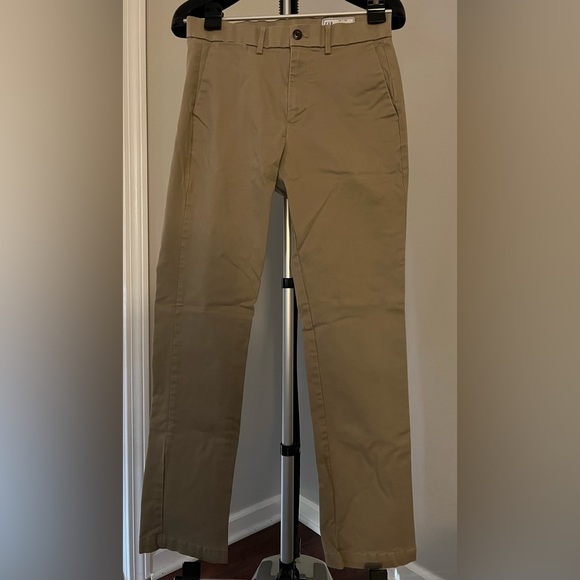 Gap Modern Men’s Khakis in Straight Fit with GapFlex - Picture 1 of 3
